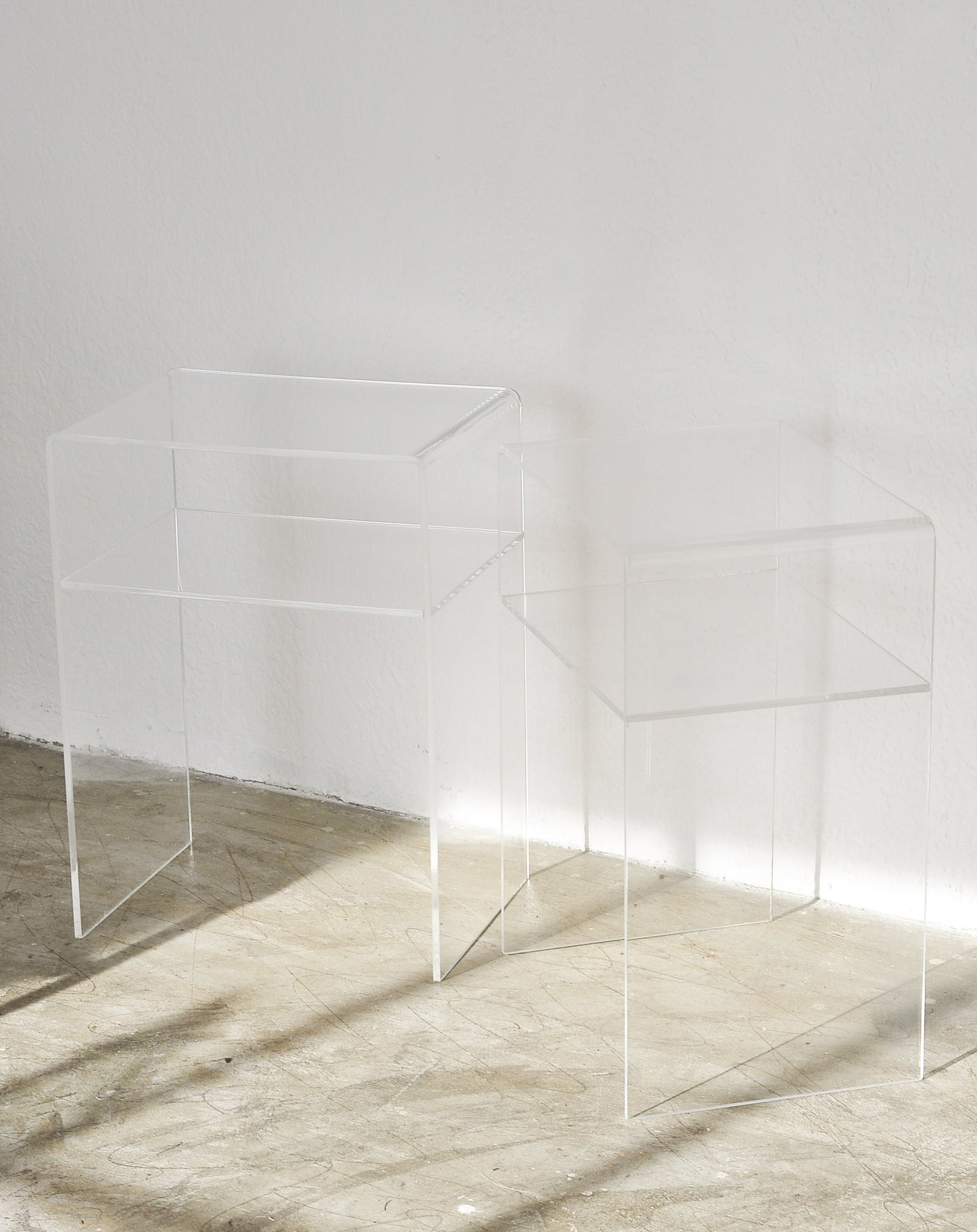 A01 x2 SET — mesa de luz