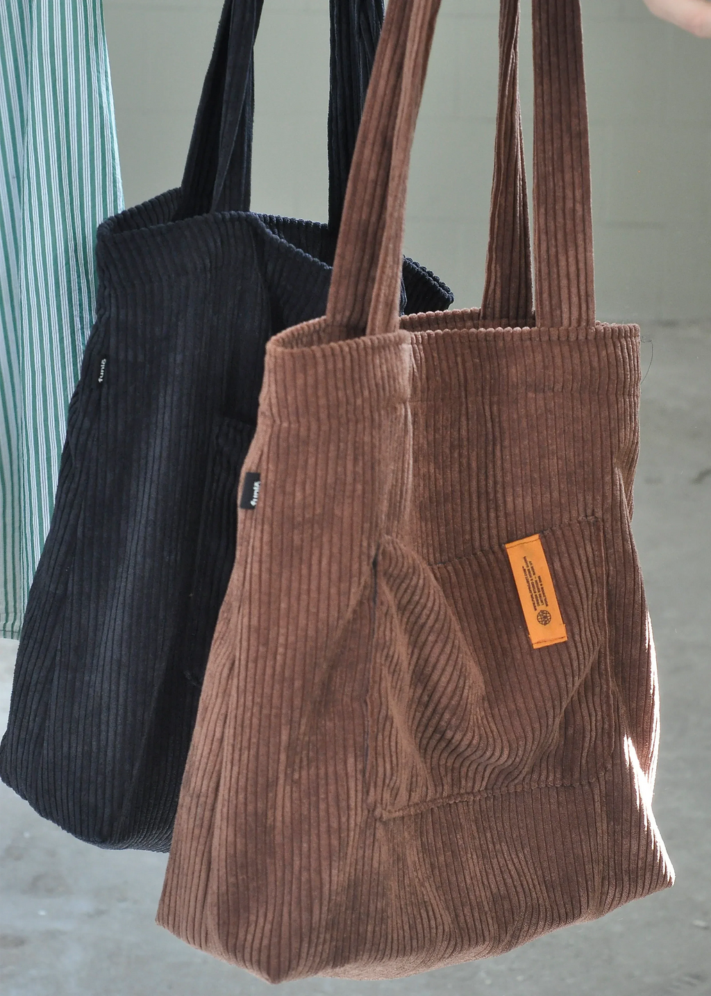 T02  — tote bag pana