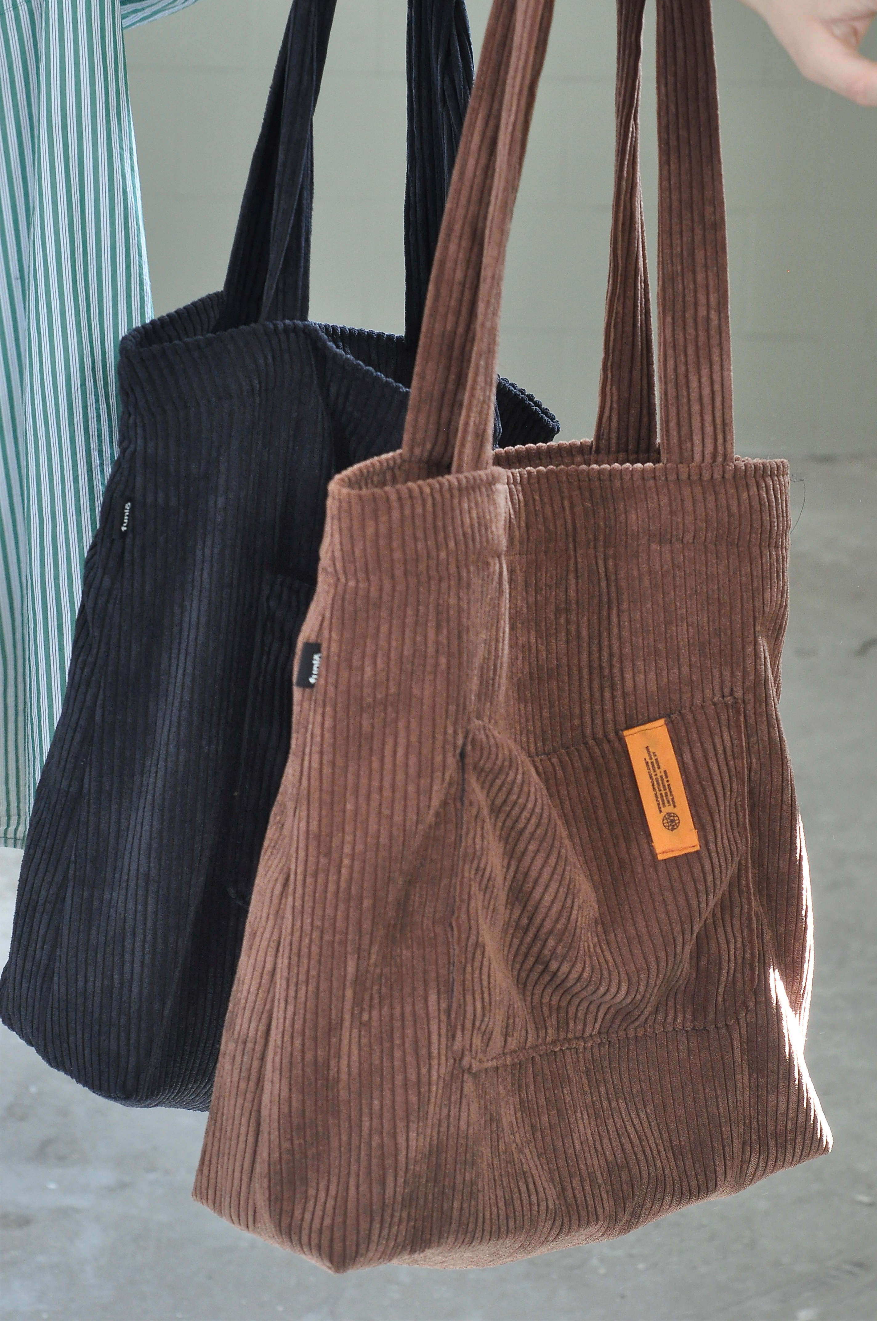 T02  — tote bag pana