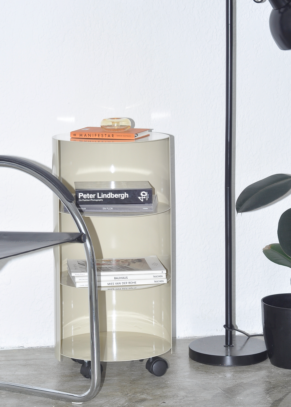 M01 — mesa cilindro