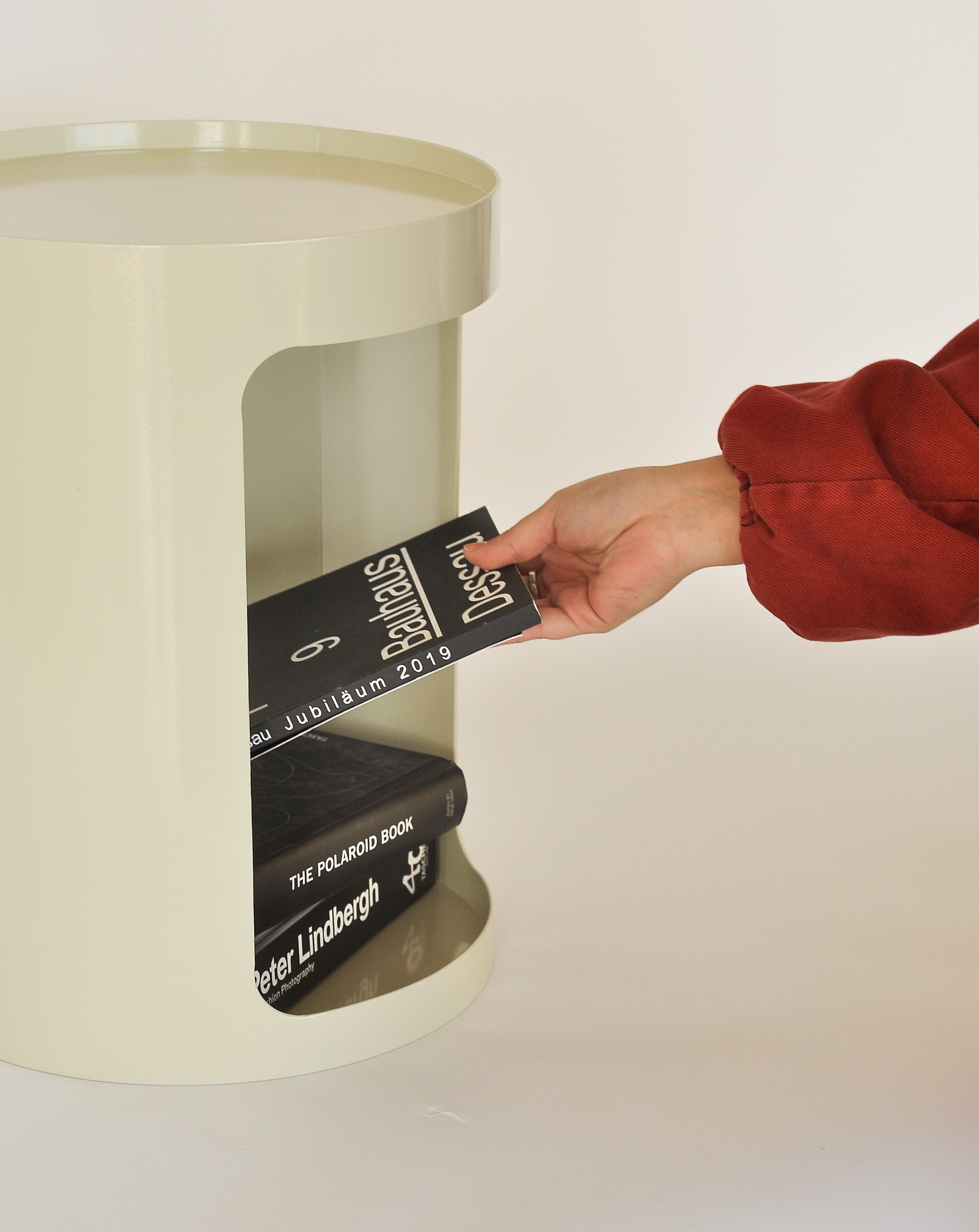 M07 — mesa auxiliar