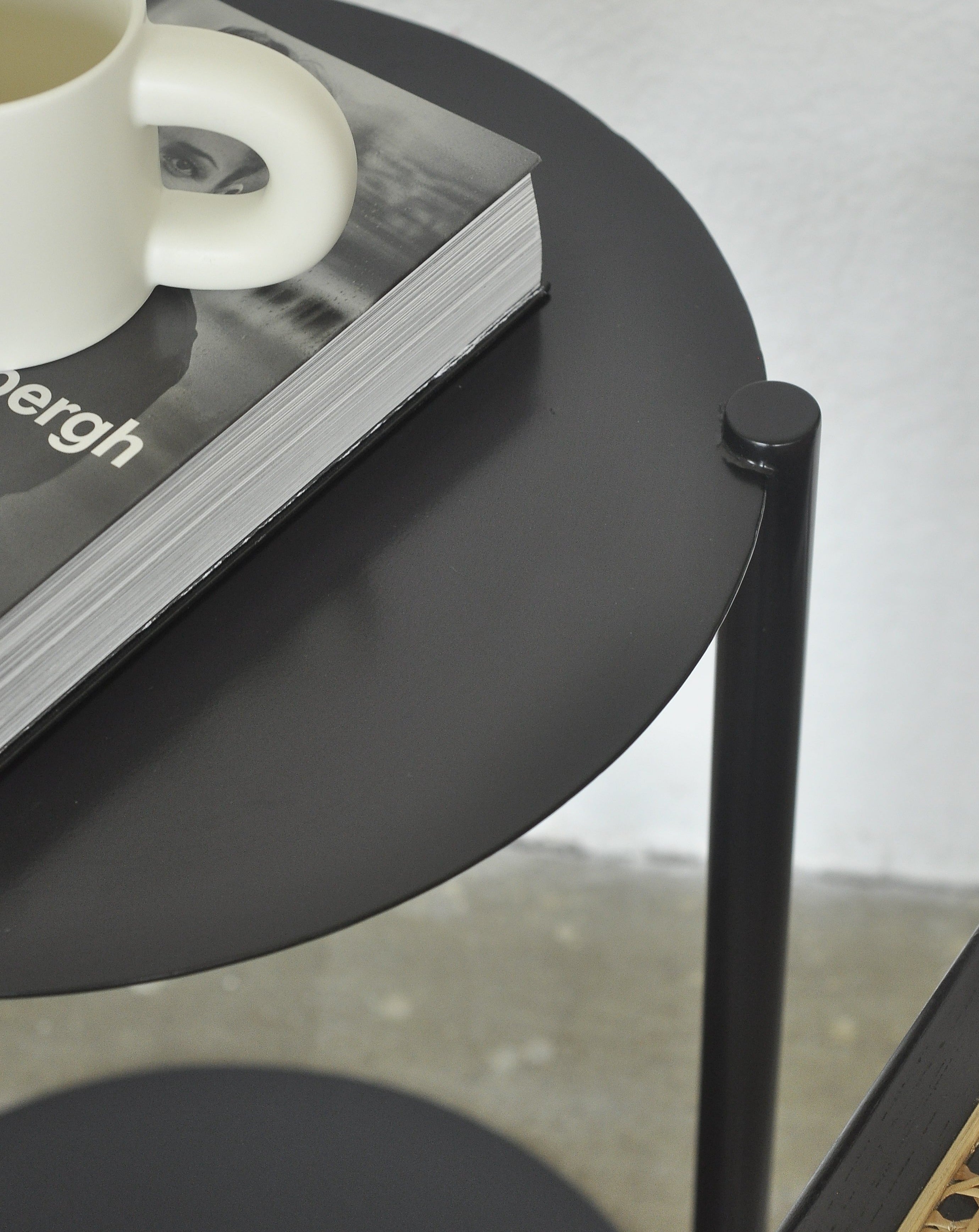 M04 — mesa lateral