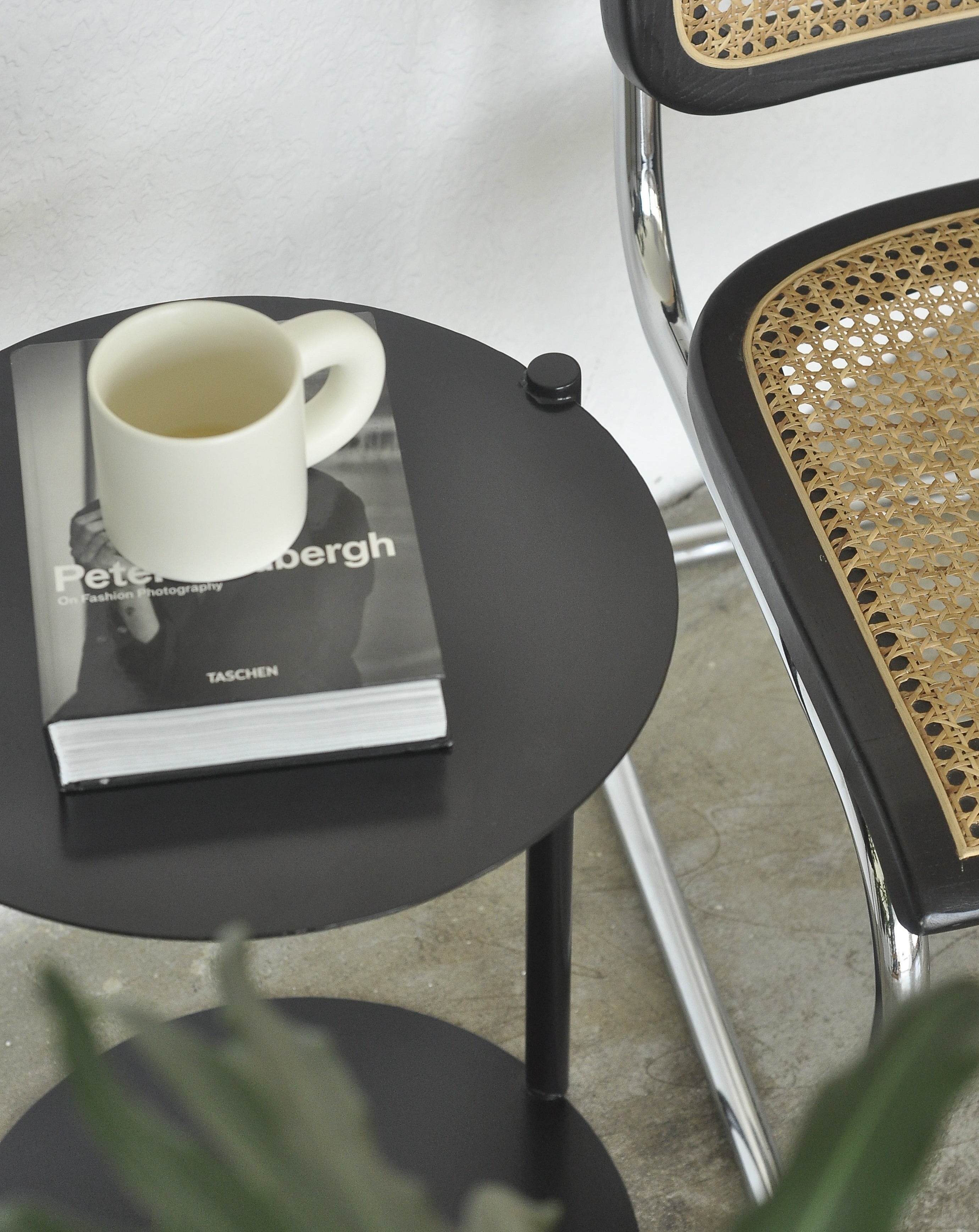 M04 — mesa lateral