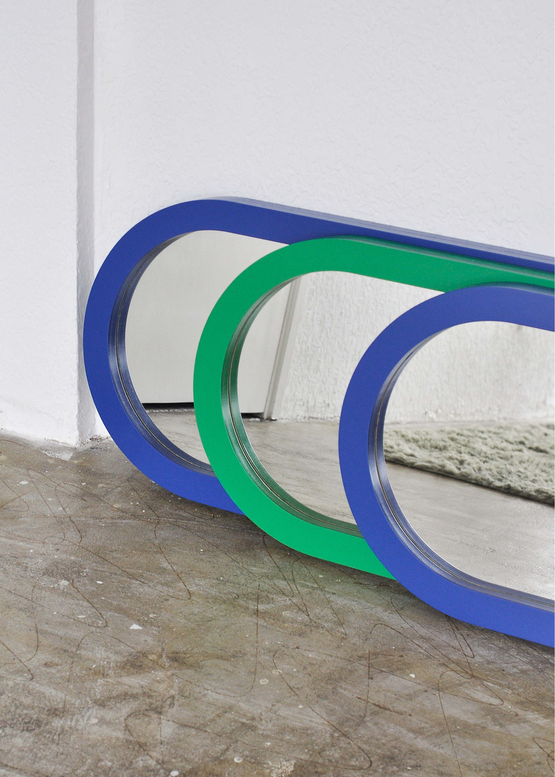 E02 — espejo ovalado