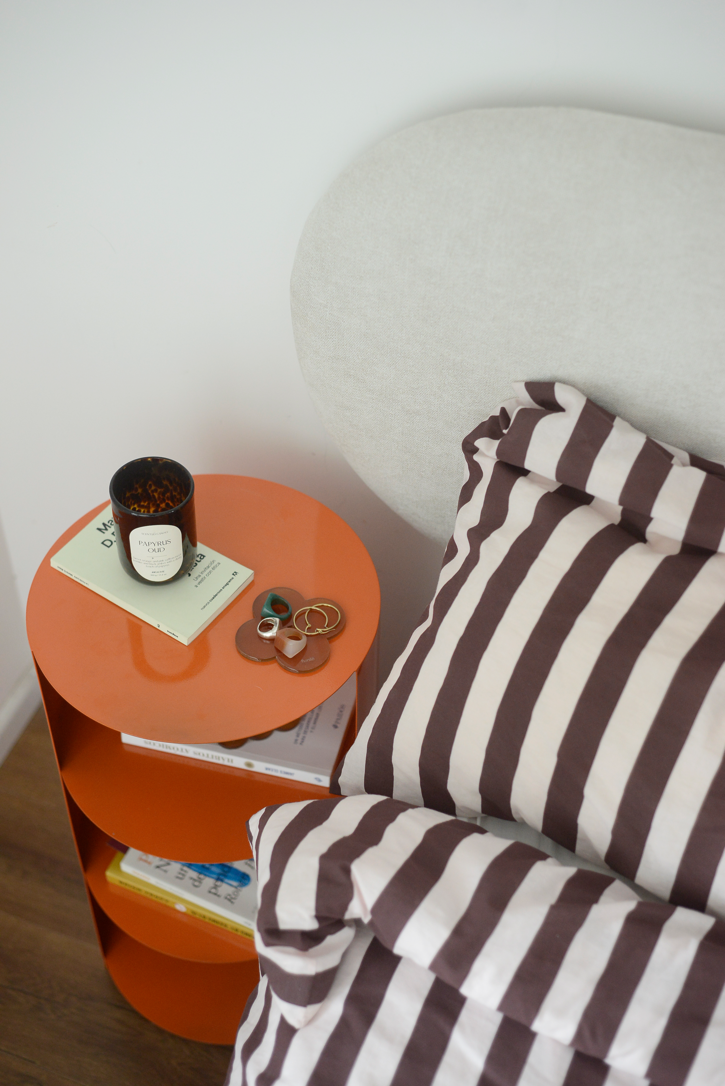 T04 – respaldo ovalado