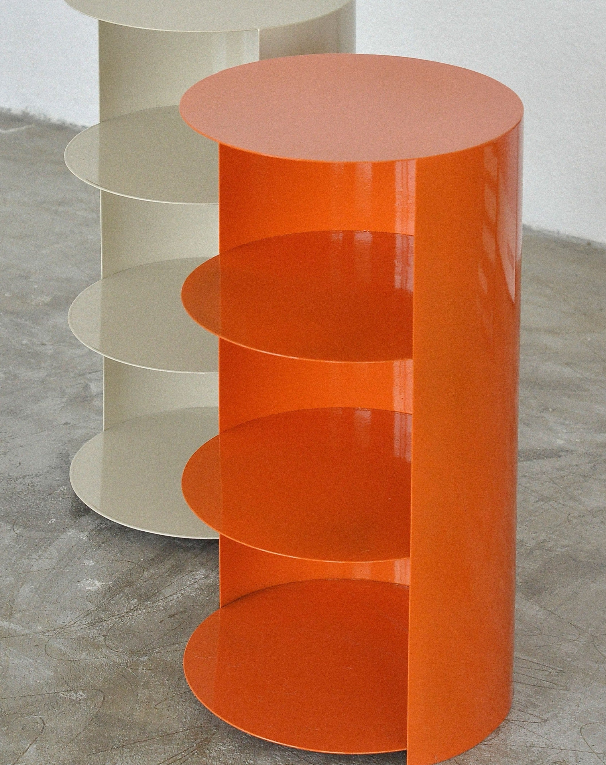 Mesa cilindro de metal